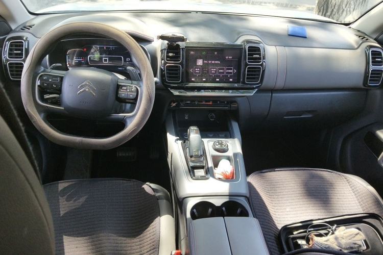 Used Citroen C5 AIRCROSS 2017 380THP Luxury Model Center Console