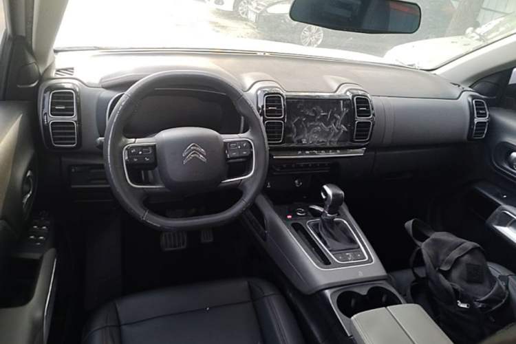 Used Citroen C5 AIRCROSS 2017 350THP Fashion Edition Center Console