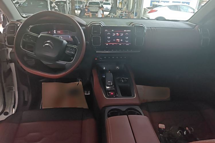 Used Citroen C5 AIRCROSS 2017 380THP Flagship Edition Center Console