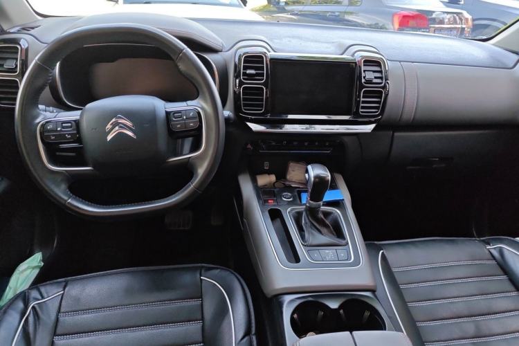 Used Citroen C5 AIRCROSS 2017 350THP Fashion Edition Center Console