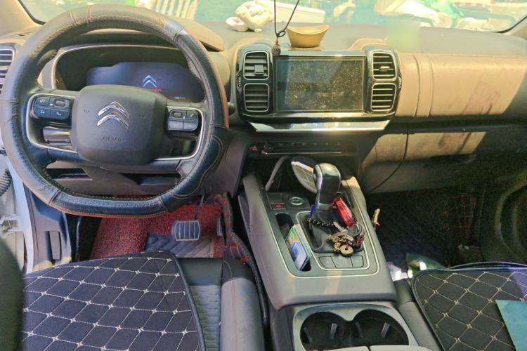 Used Citroen C5 AIRCROSS 2017 350THP Fashion Edition Center Console