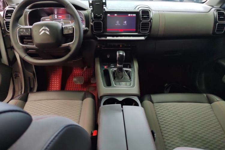Used Citroen C5 AIRCROSS 2017 350THP Fashion Edition Center Console