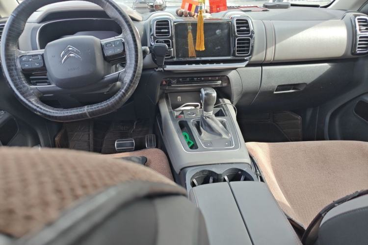 Used Citroen C5 AIRCROSS 2017 350THP Fashion Edition Center Console