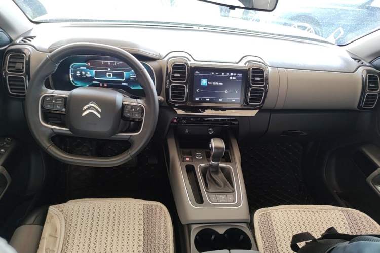 Used Citroen C5 AIRCROSS 2017 350THP Fashion Edition Center Console