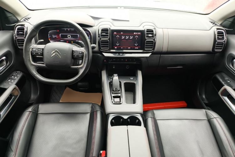 Used Citroen C5 AIRCROSS 2017 380THP Fashion Edition Center Console