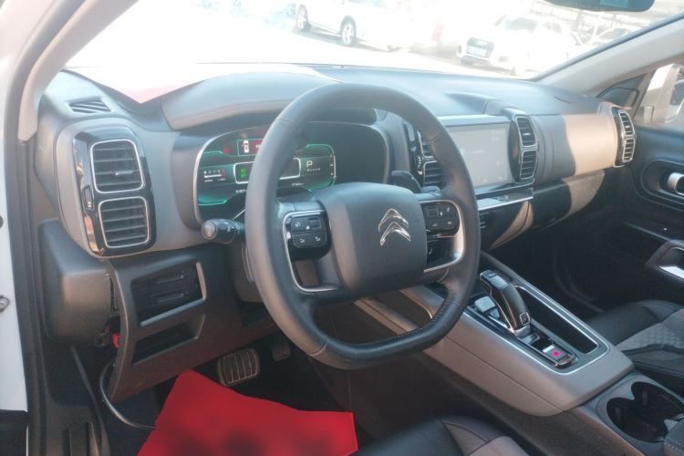 Used Citroen C5 AIRCROSS 2017 380THP Fashion Edition Center Console