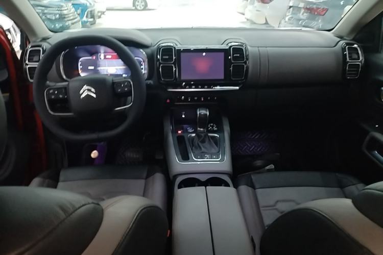 Used Citroen C5 AIRCROSS 2017 350THP Luxury Model Center Console