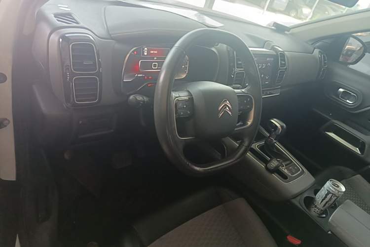 Used Citroen C5 AIRCROSS 2017 350THP Fashion Edition Center Console