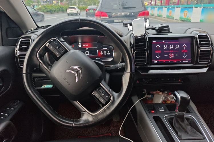 Used Citroen C5 AIRCROSS 2017 350THP Fashion Edition Center Console
