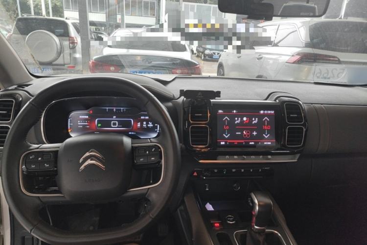 Used Citroen C5 AIRCROSS 2017 350THP Fashion Edition Center Console