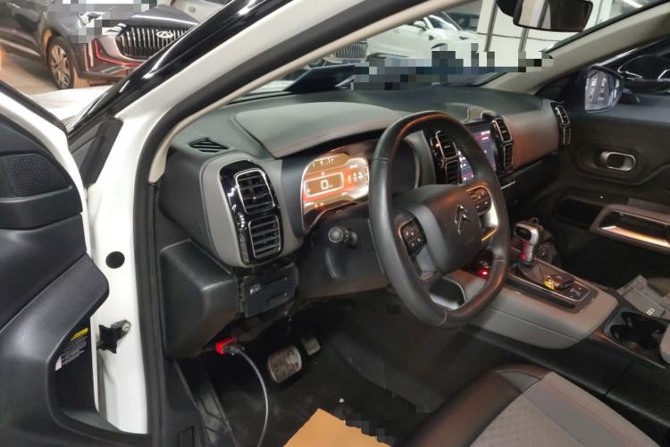 Used Citroen C5 AIRCROSS 2017 350THP Fashion Edition Center Console