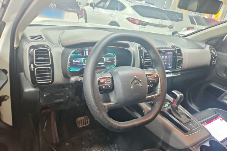 Used Citroen C5 AIRCROSS 2017 350THP Fashion Edition Center Console
