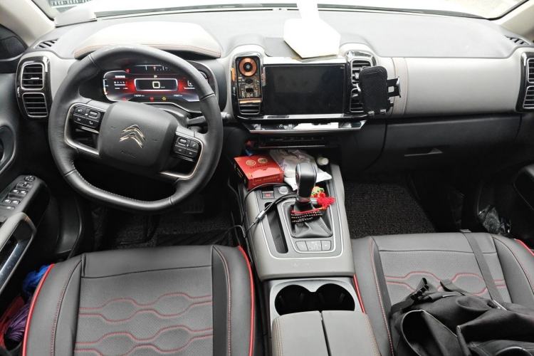 Used Citroen C5 AIRCROSS 2017 350THP Fashion Edition Center Console