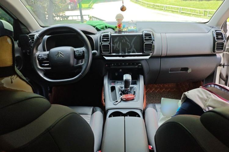Used Citroen C5 AIRCROSS 2017 350THP Fashion Edition Center Console
