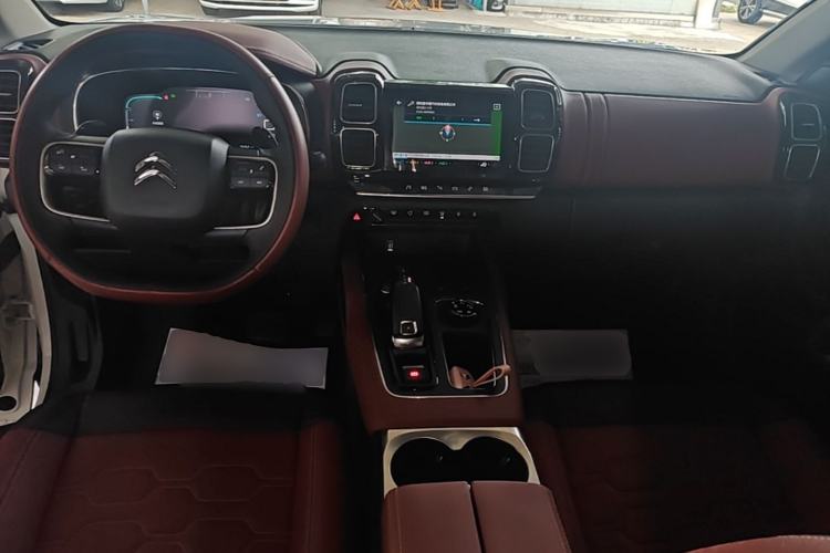 Used Citroen C5 AIRCROSS 2017 380THP Luxury Model Center Console