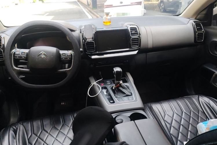 Used Citroen C5 AIRCROSS 2017 350THP Fashion Edition Center Console