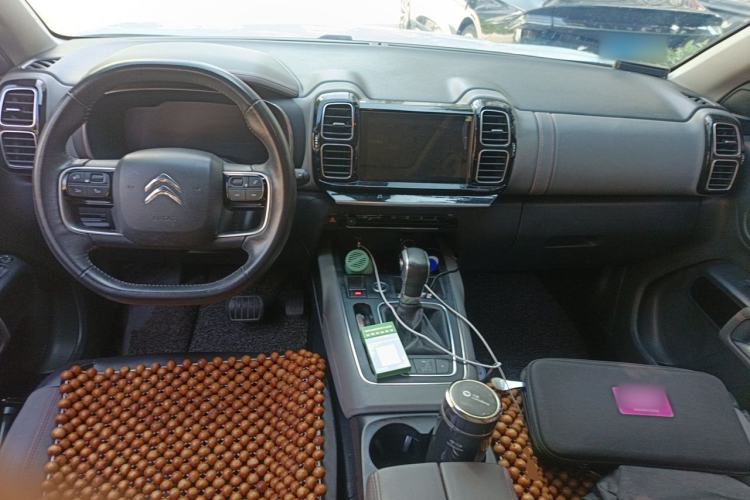 Used Citroen C5 AIRCROSS 2017 350THP Fashion Edition Center Console
