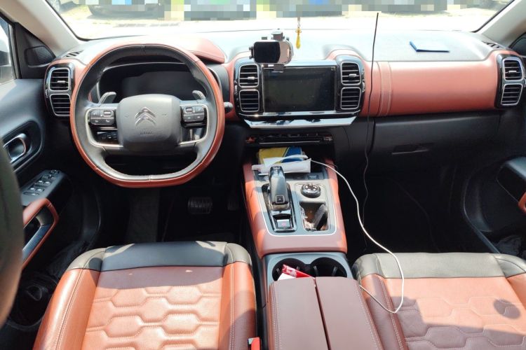 Used Citroen C5 AIRCROSS 2017 380THP Luxury Model Center Console