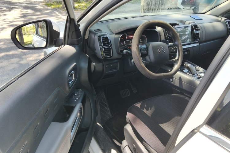 Used Citroen C5 AIRCROSS 2017 380THP Luxury Model Driver Seat