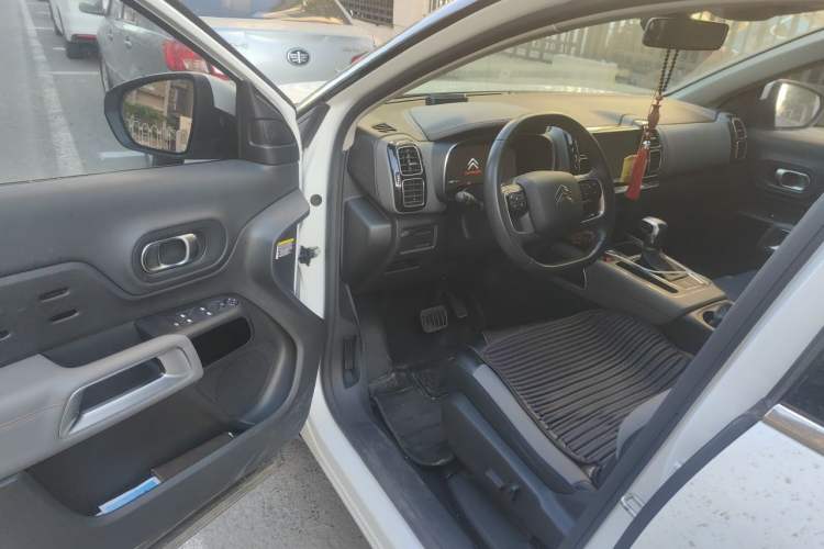 Used Citroen C5 AIRCROSS 2017 350THP Fashion Edition Driver Seat