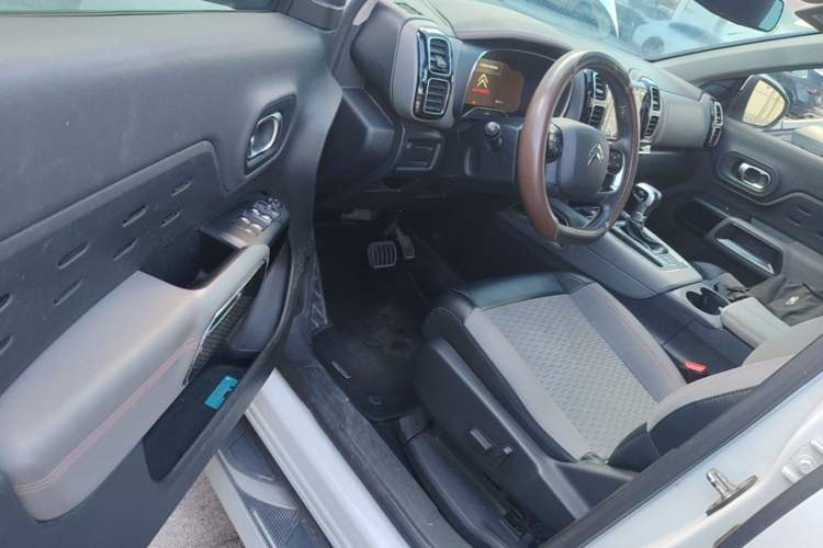 Used Citroen C5 AIRCROSS 2017 350THP Fashion Edition Driver Seat