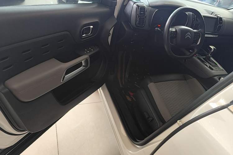 Used Citroen C5 AIRCROSS 2017 350THP Fashion Edition Driver Seat
