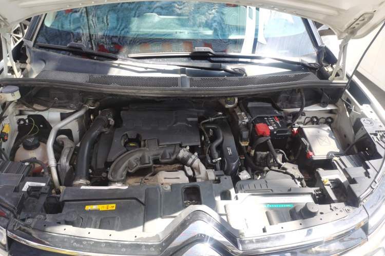 Used Citroen C5 AIRCROSS 2017 350THP Fashion Edition Engine Bay