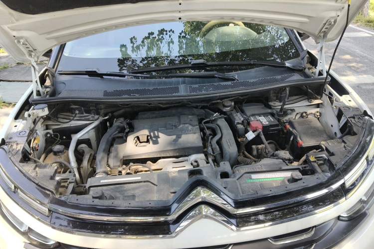 Used Citroen C5 AIRCROSS 2017 380THP Luxury Model Engine Bay