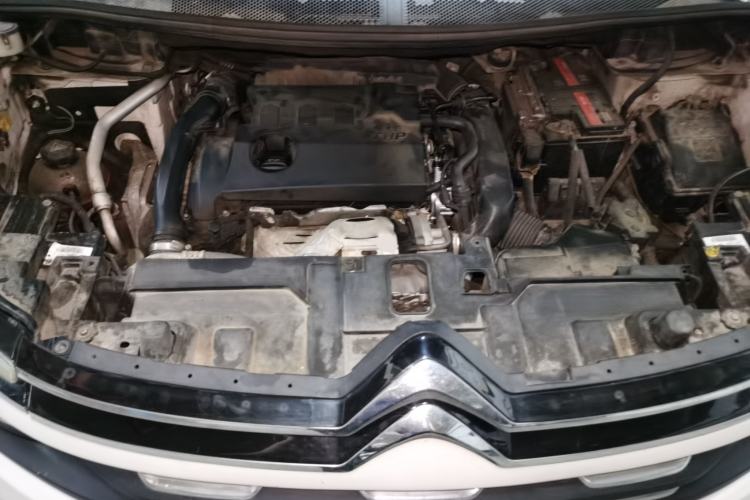 Used Citroen C5 AIRCROSS 2017 380THP Luxury Model Engine Bay