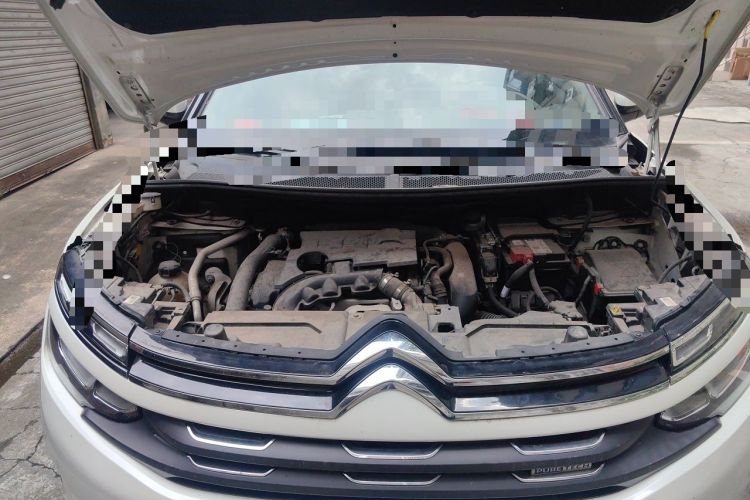Used Citroen C5 AIRCROSS 2017 350THP Fashion Edition Engine Bay