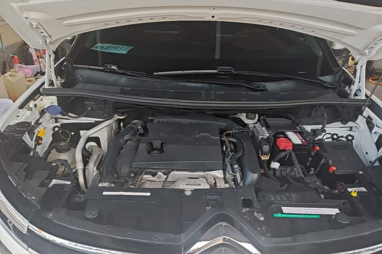 Used Citroen C5 AIRCROSS 2017 380THP Flagship Edition Engine Bay