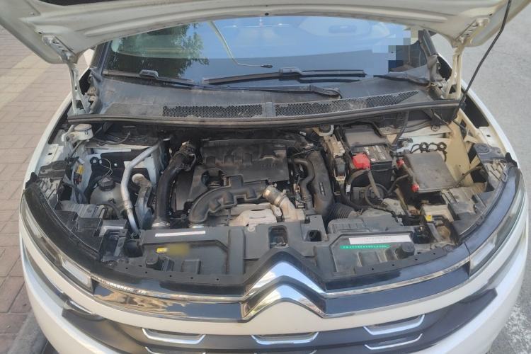 Used Citroen C5 AIRCROSS 2017 350THP Fashion Edition Engine Bay