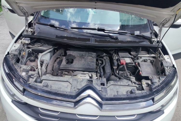 Used Citroen C5 AIRCROSS 2017 380THP Fashion Edition Engine Bay