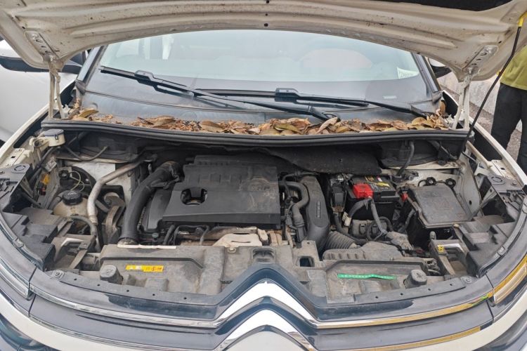 Used Citroen C5 AIRCROSS 2017 380THP Flagship Edition Engine Bay