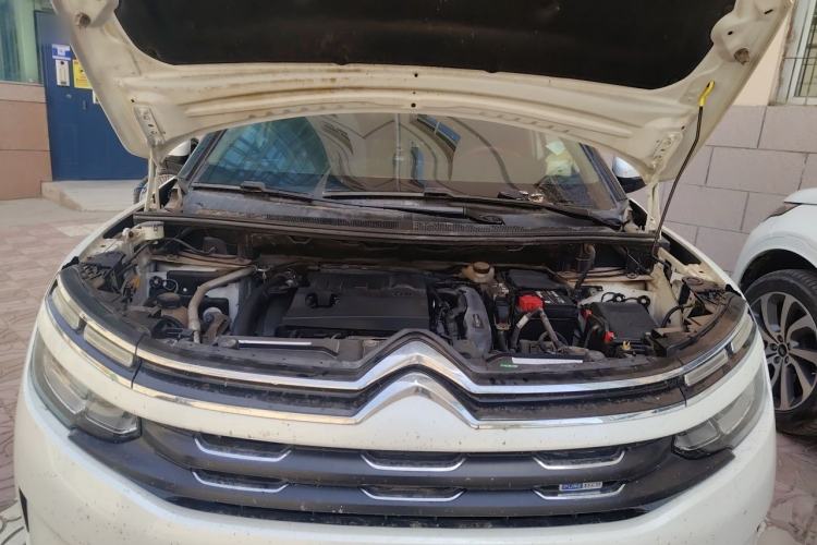 Used Citroen C5 AIRCROSS 2017 380THP Luxury Model Engine Bay