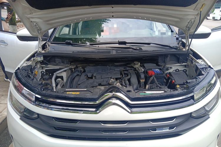 Used Citroen C5 AIRCROSS 2017 350THP Fashion Edition Engine Bay