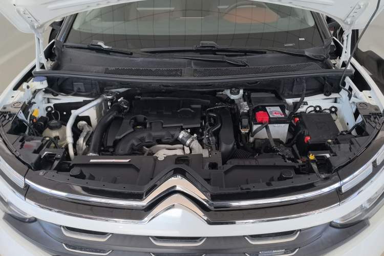 Used Citroen C5 AIRCROSS 2017 350THP Luxury Model Engine Bay