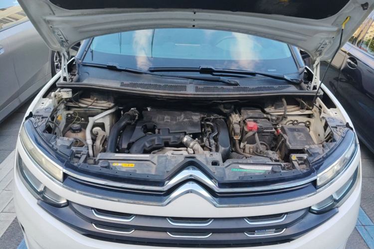 Used Citroen C5 AIRCROSS 2017 350THP Fashion Edition Engine Bay