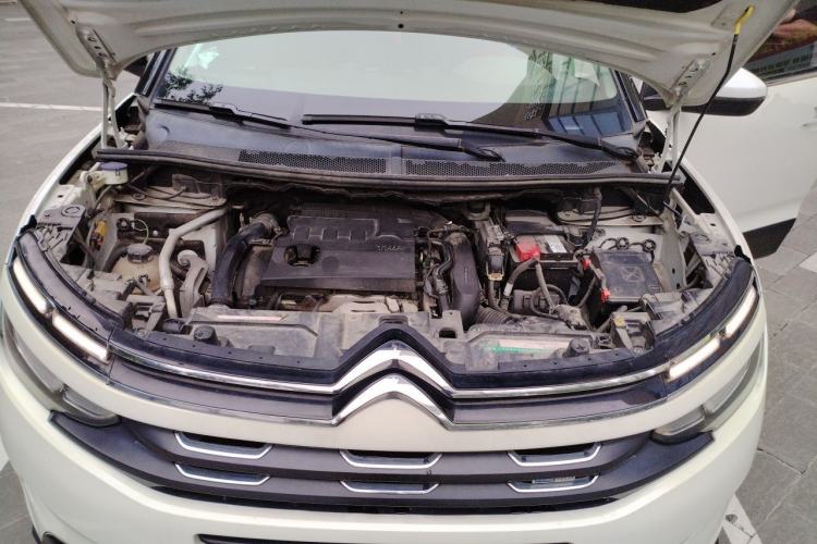 Used Citroen C5 AIRCROSS 2017 380THP Luxury Model Engine Bay
