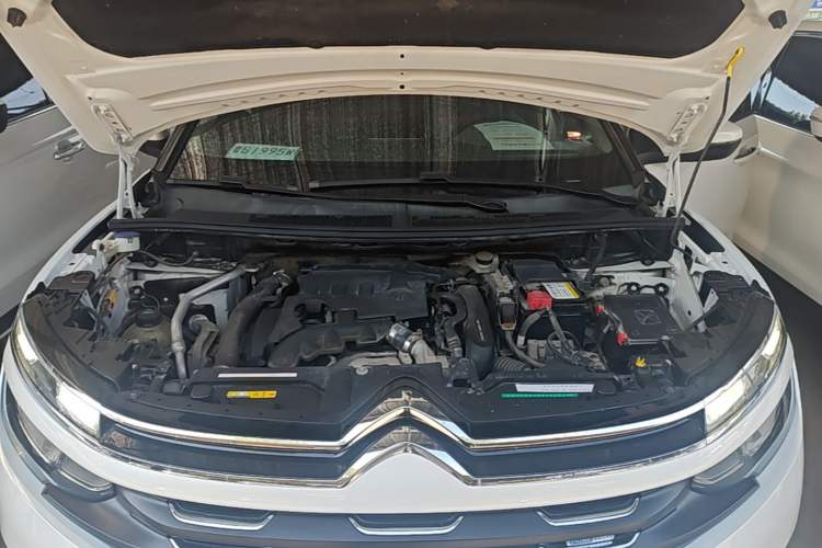 Used Citroen C5 AIRCROSS 2017 350THP Fashion Edition Engine Bay