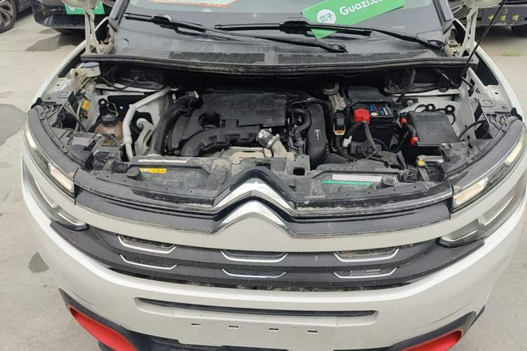 Used Citroen C5 AIRCROSS 2017 350THP Fashion Edition Engine Bay