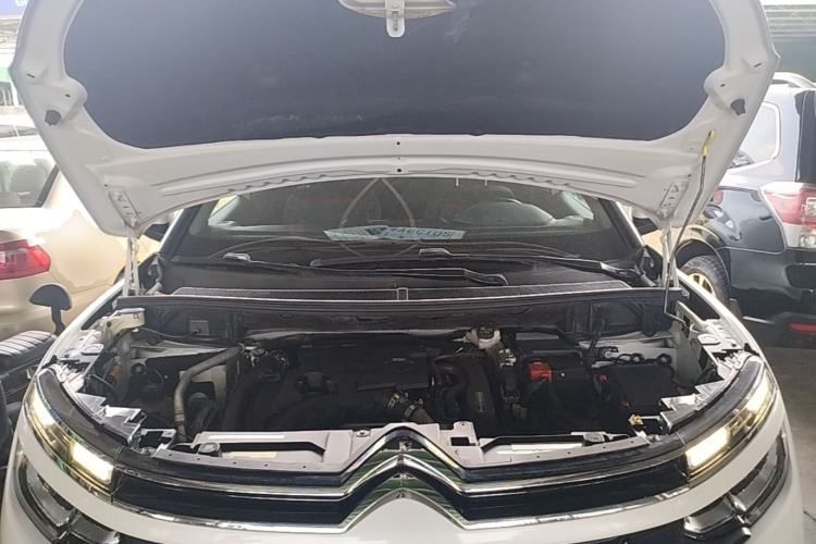 Used Citroen C5 AIRCROSS 2017 350THP Fashion Edition Engine Bay