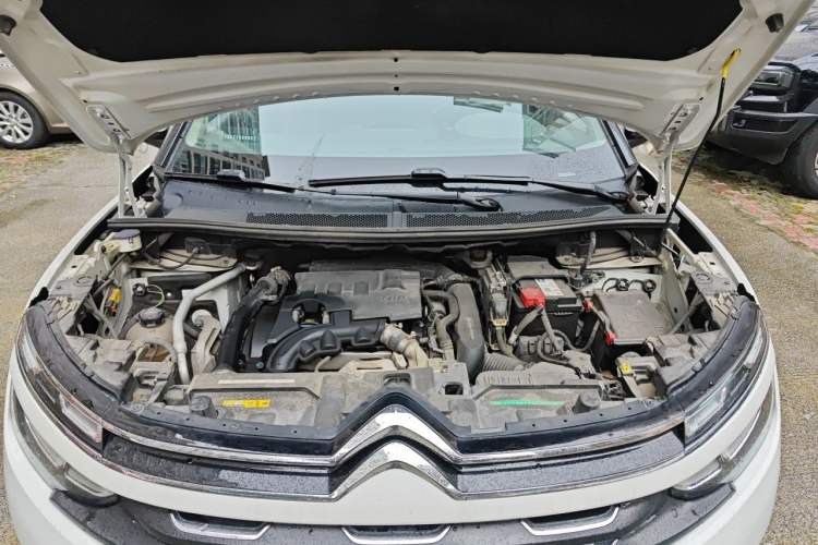 Used Citroen C5 AIRCROSS 2017 350THP Fashion Edition Engine Bay