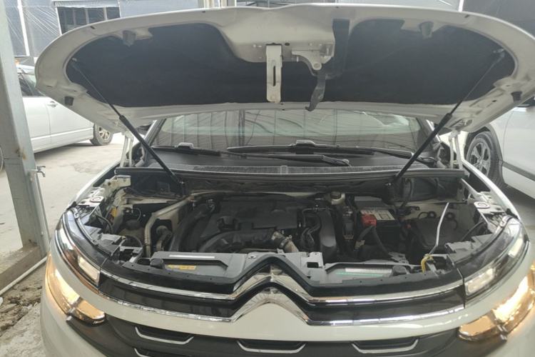 Used Citroen C5 AIRCROSS 2017 350THP Fashion Edition Engine Bay
