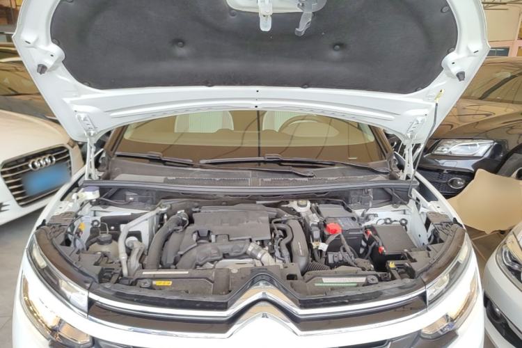 Used Citroen C5 AIRCROSS 2017 350THP Fashion Edition Engine Bay