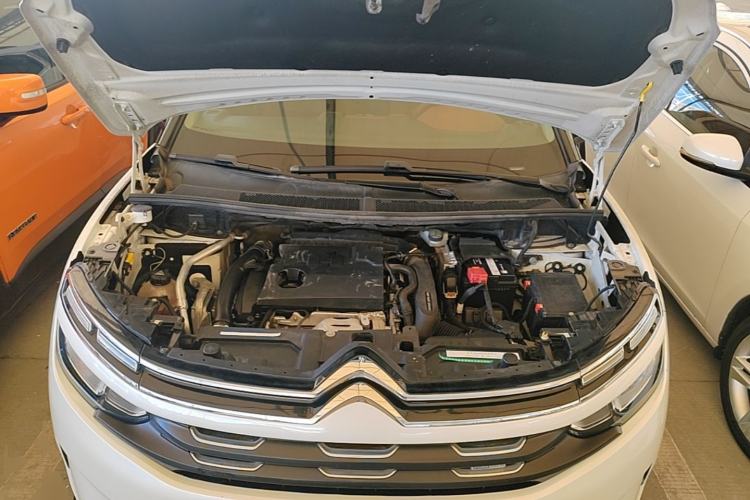 Used Citroen C5 AIRCROSS 2017 380THP Luxury Model Engine Bay