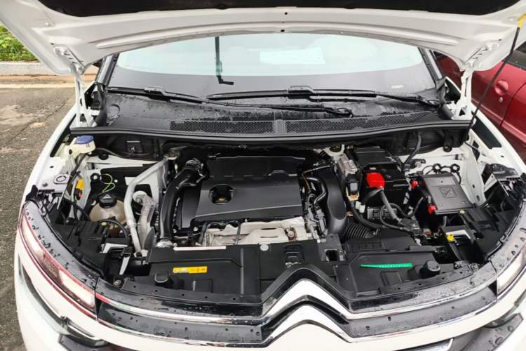 Used Citroen C5 AIRCROSS 2017 380THP Fashion Edition Engine Bay