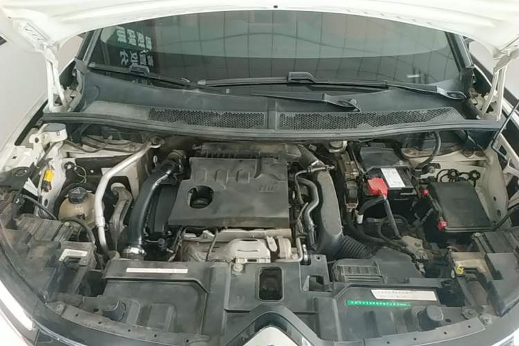 Used Citroen C5 AIRCROSS 2017 380THP Luxury Model Engine Bay