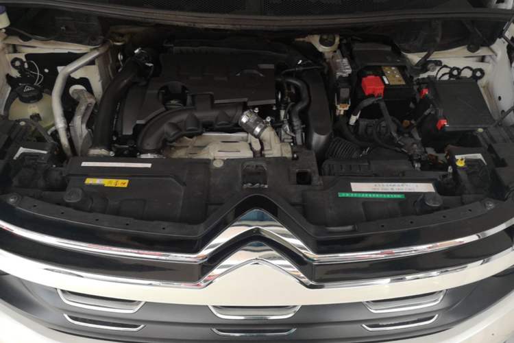 Used Citroen C5 AIRCROSS 2017 350THP Fashion Edition Engine Bay