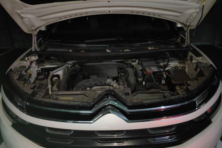 Used Citroen C5 AIRCROSS 2017 350THP Luxury Model Engine Bay